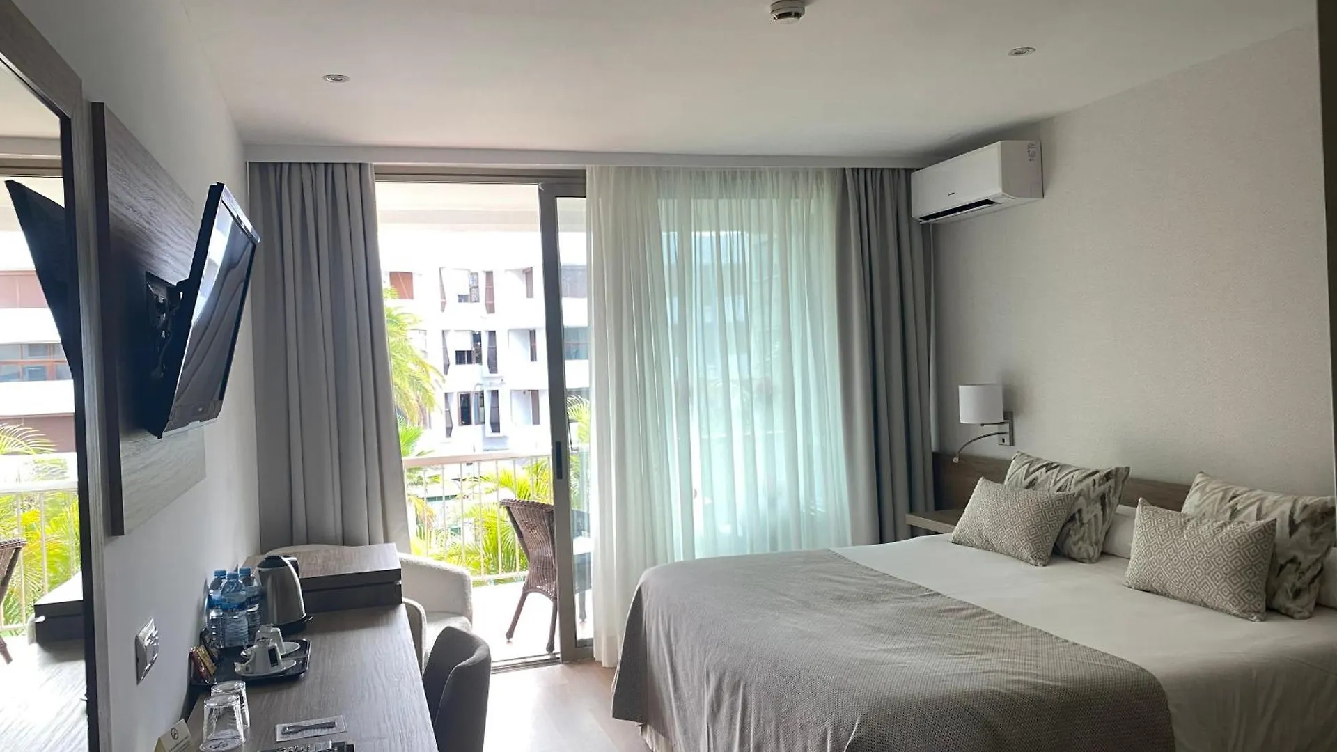 Hotel Colon Rambla Santa Cruz de Tenerife 4*,  Spain