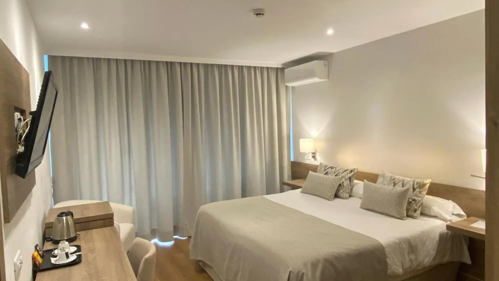 Hotel Colon Rambla Santa Cruz de Tenerife 4*,  Spain
